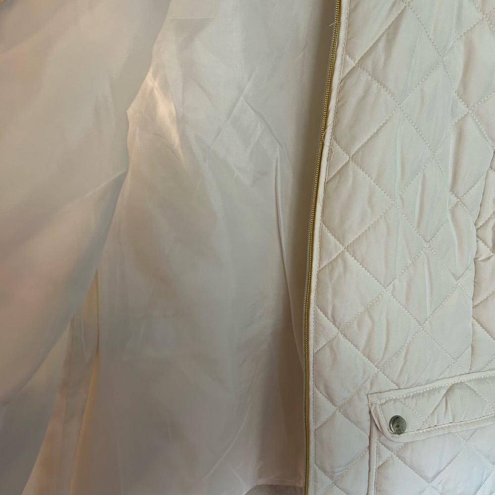 St. John's Bay White Quilted Sleeveless Vest - Picture 8 of 8